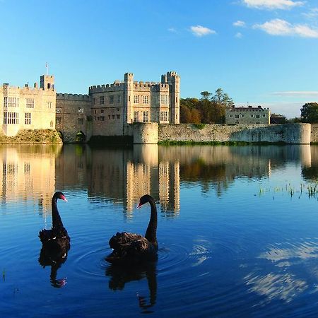 Leeds Castle Stable Courtyard Bed And Breakfast Maidstone Buitenkant foto